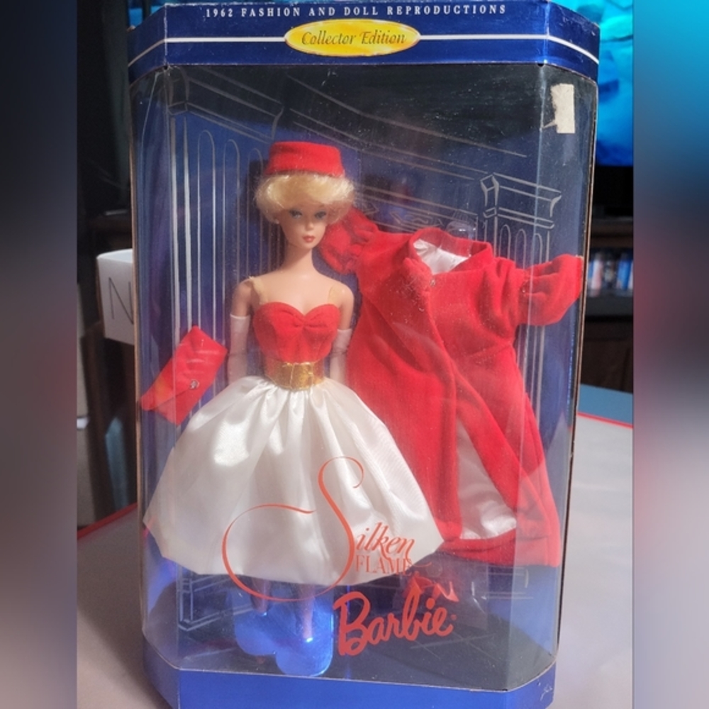 1997 Silken Flame‎ Barbie a 1962 Reproduction Collector Edition NIB Sealed